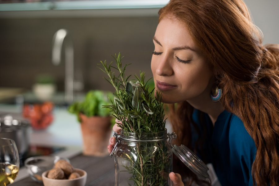 Can Rosemary Oil Help You Feel More Focused? Here’s What Research Suggests